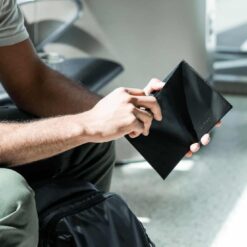 WANDRD Travel Wallet Verstecktes Airtag-Fach
