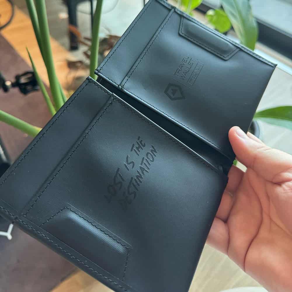 WANDRD Travel Wallet Verstecktes Airtag-Fach