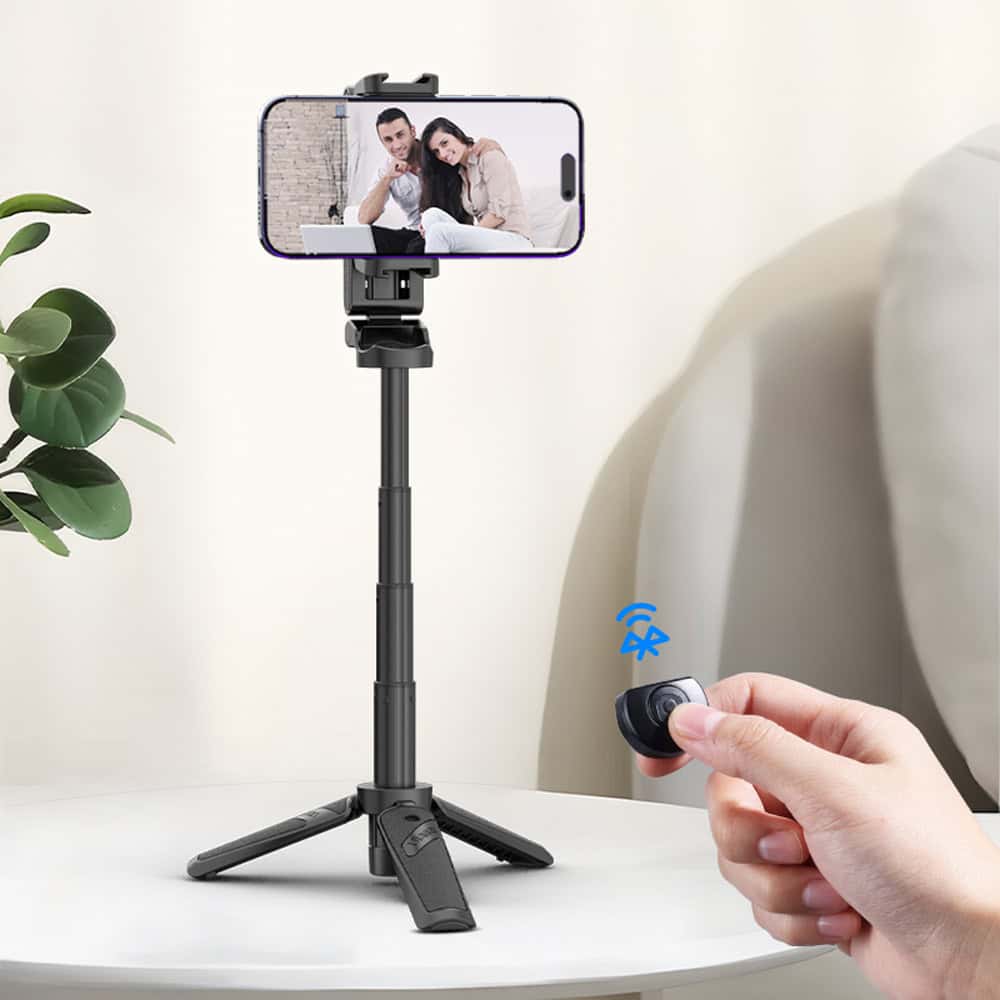 Stativ für Smartphone mit Fernbedienung, ideal für Selfies und Videoaufnahmen.